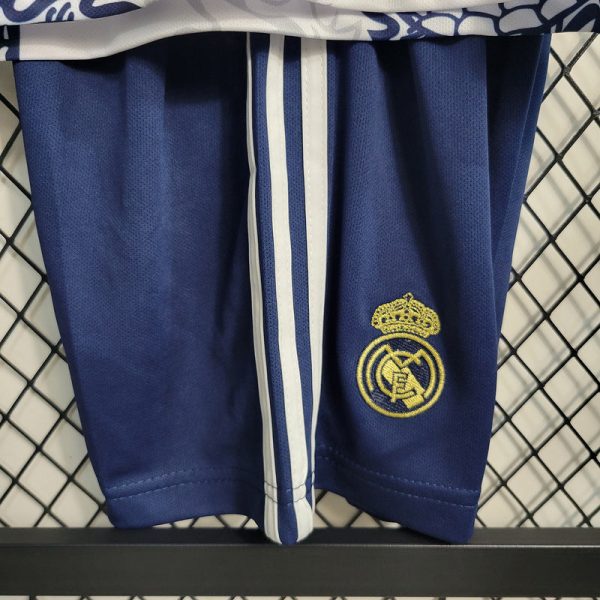 2023-24 Kids Real Madrid Special Edition White Gragon 16-28 - Image 2