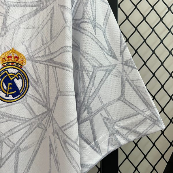 2024-25 Real Madrid Pre-match Suit - Image 3