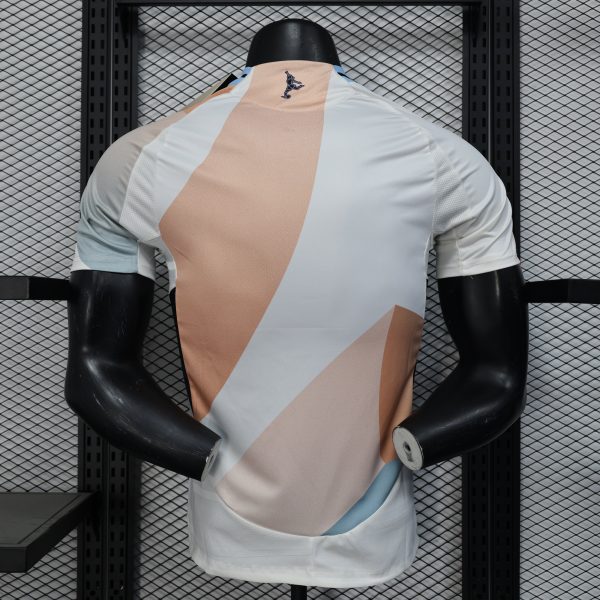 2025-26 Spain Away Player S-2XL - Image 2