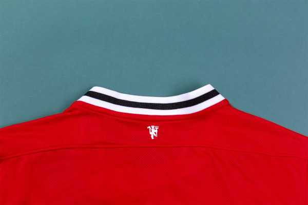 2011-12 Manchester United Home Retro S-2XL - Image 8