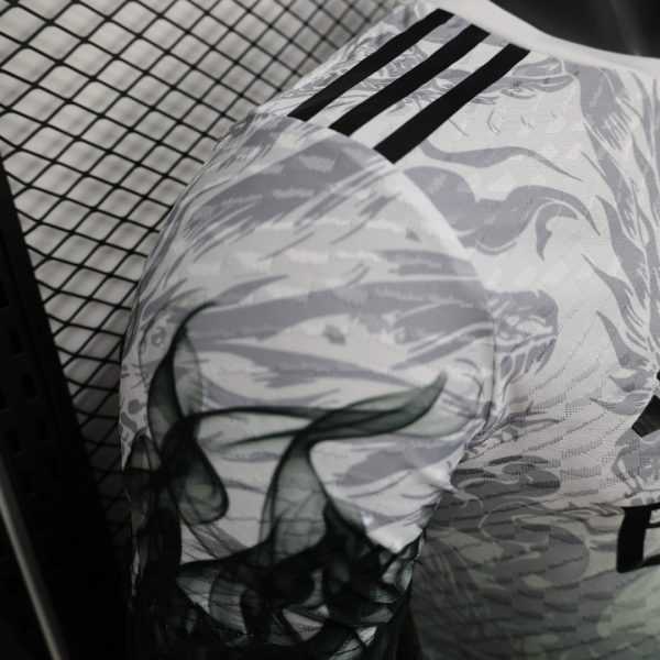 2025-26 Real Madrid Speical Dragon Player Size S-2XL - Image 5