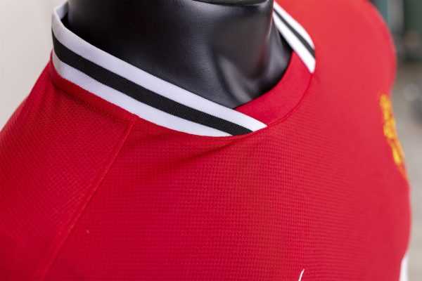 2011-12 Manchester United Home Retro S-2XL - Image 3