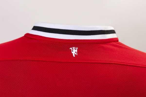 2011-12 Manchester United Home Retro S-2XL - Image 4