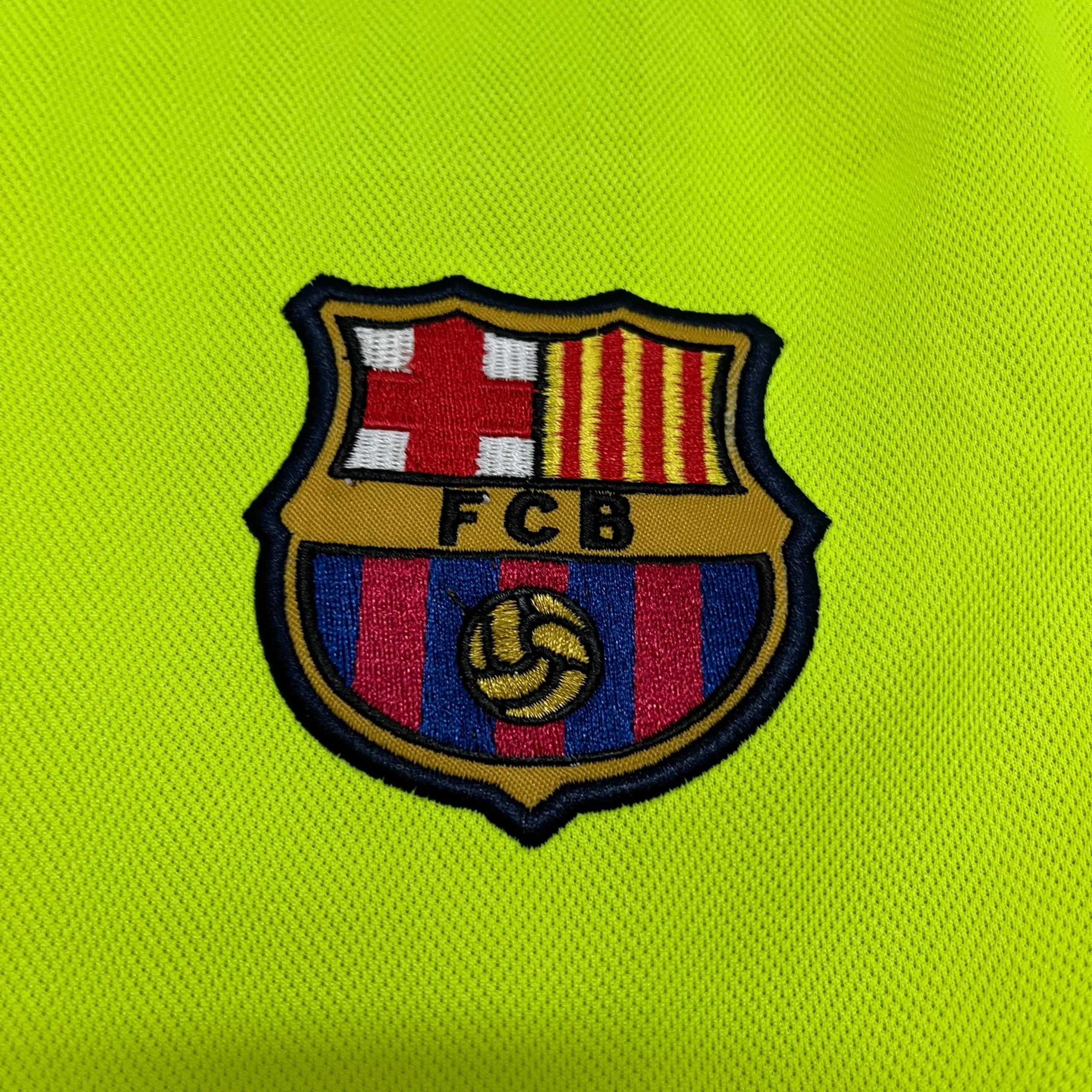 2005-06 Barcelona Away Retro S-XXL - Image 4
