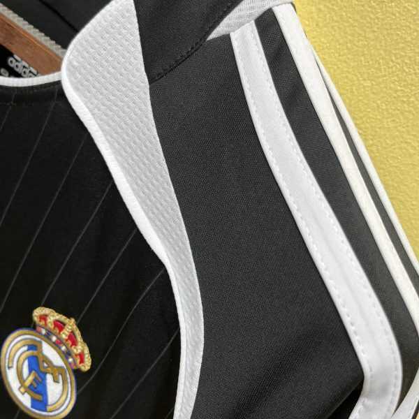 2006-07 Real Madrid Second Away Retro S-2XL - Image 4