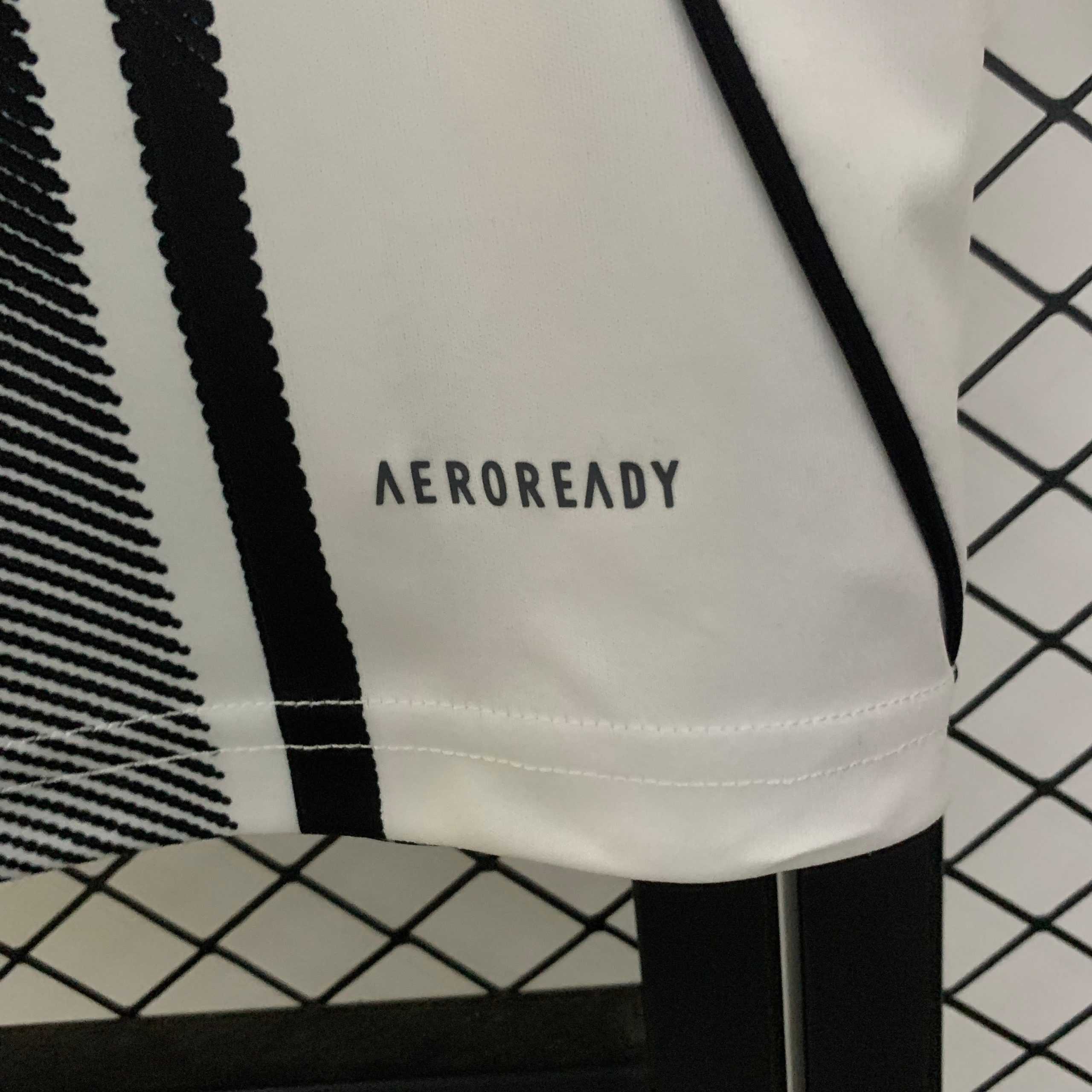 2025-26 Juventus Home S-4XL - Image 5