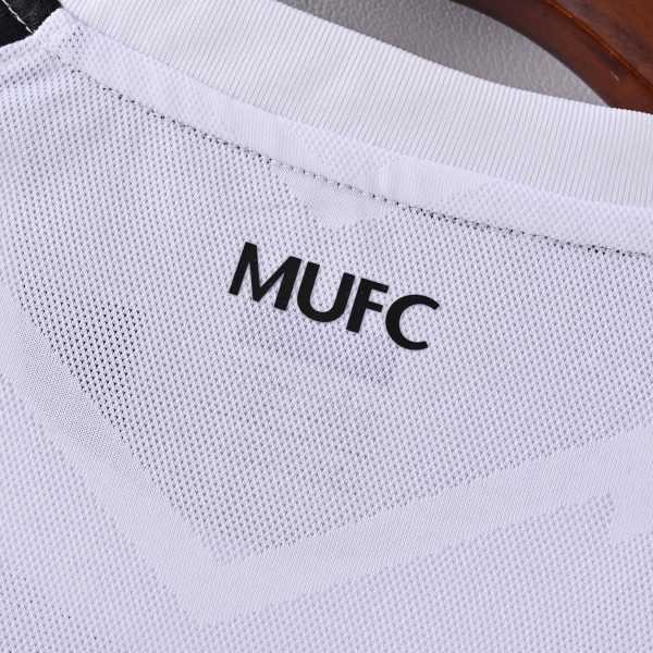 2011-12 Manchester United Away Retro S-2XL - Image 7
