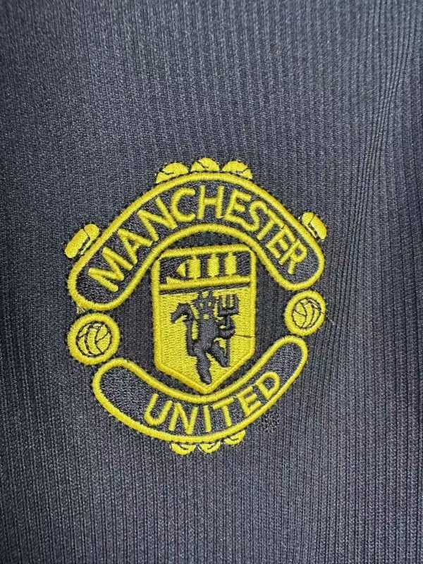 1998-99 Manchester United Black Long Sleeve S-2XL - Image 3