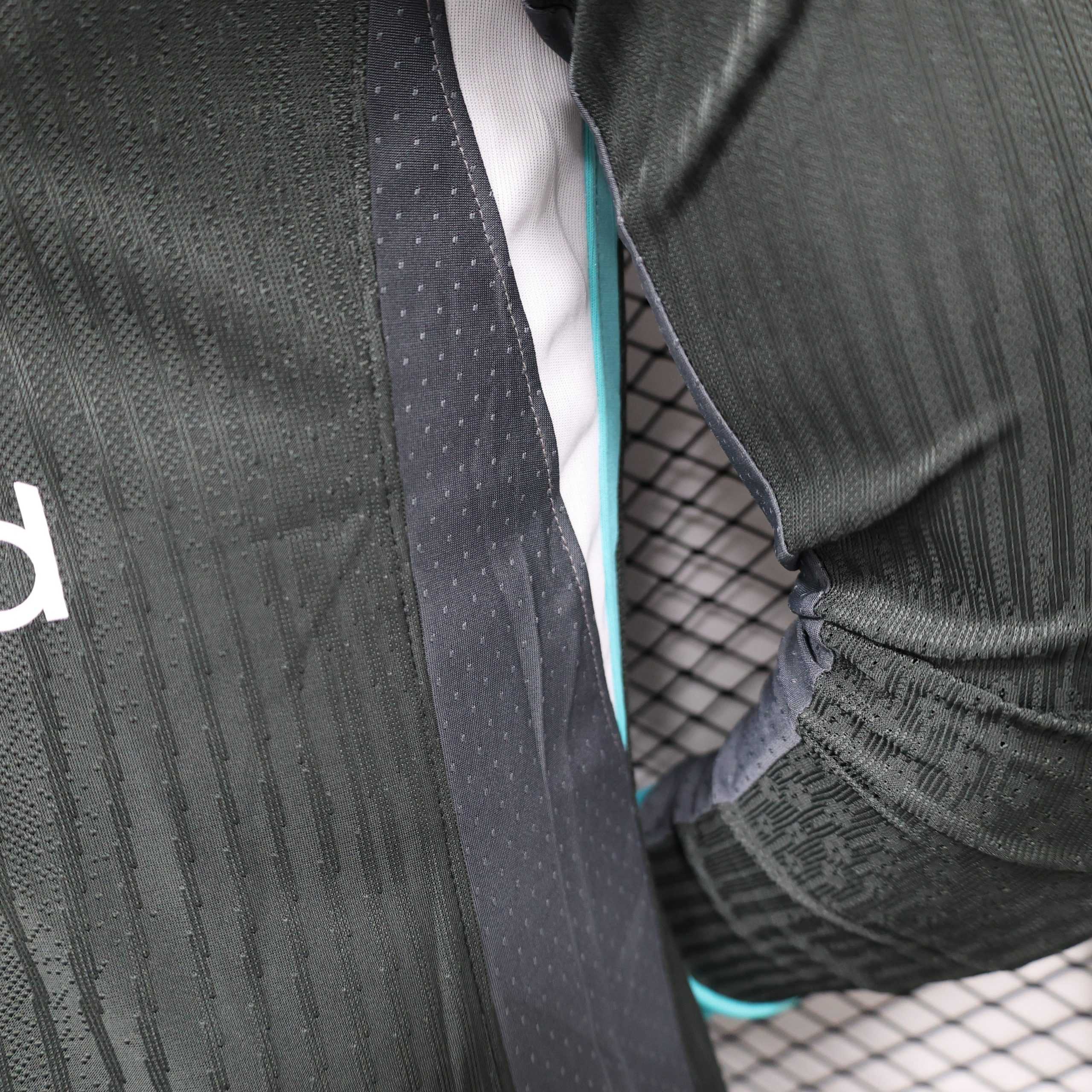 2025-26 Liverpool Black long sleeve S-2XL - Image 5