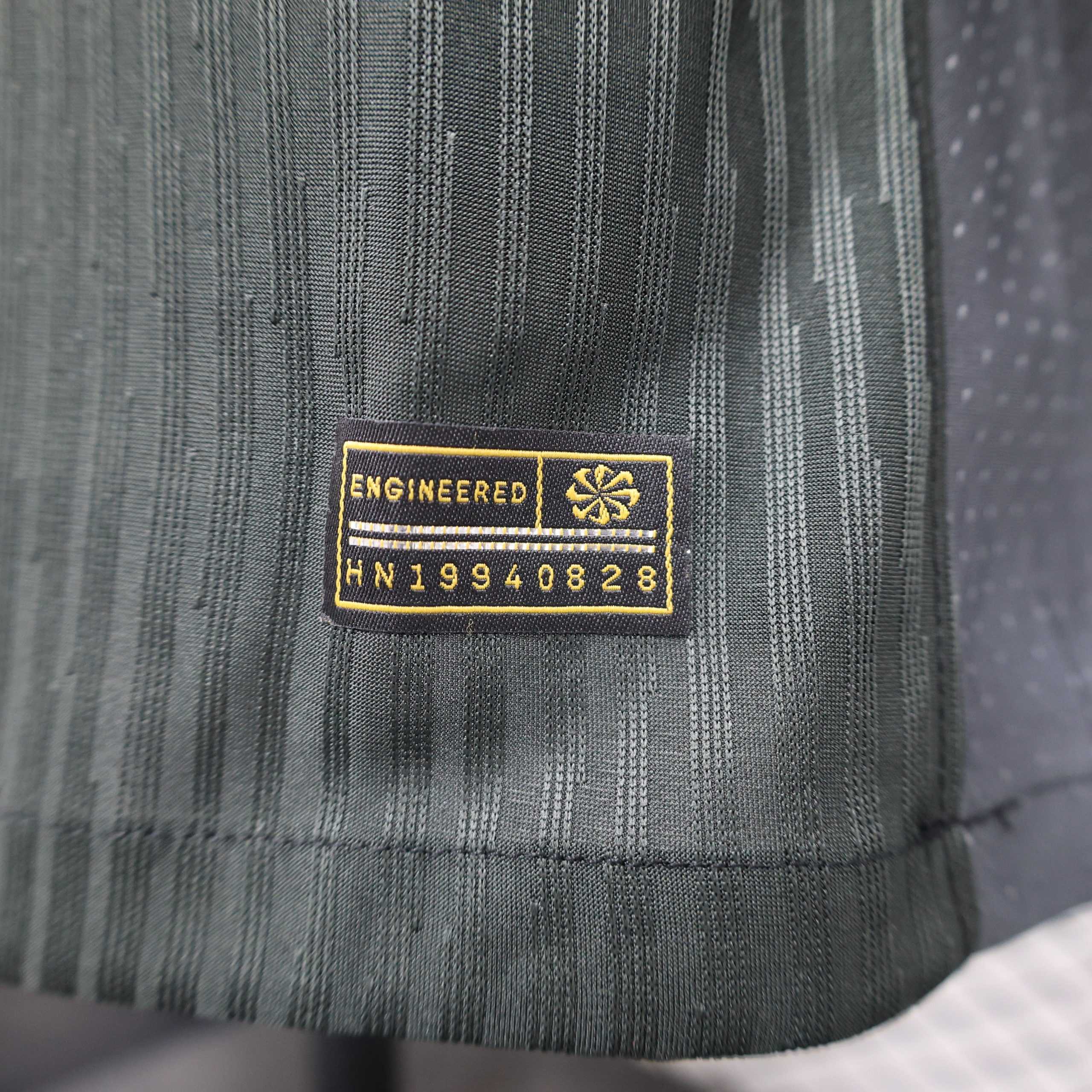 2025-26 Liverpool Black long sleeve S-2XL - Image 7