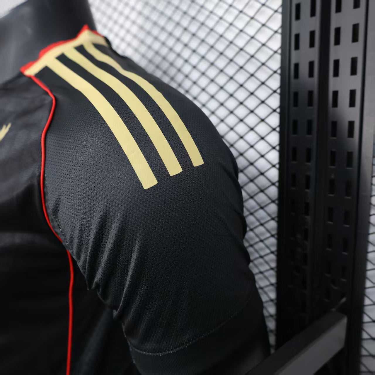 2025-26 Liverpool Second Away Black Player S-2XL - Image 4